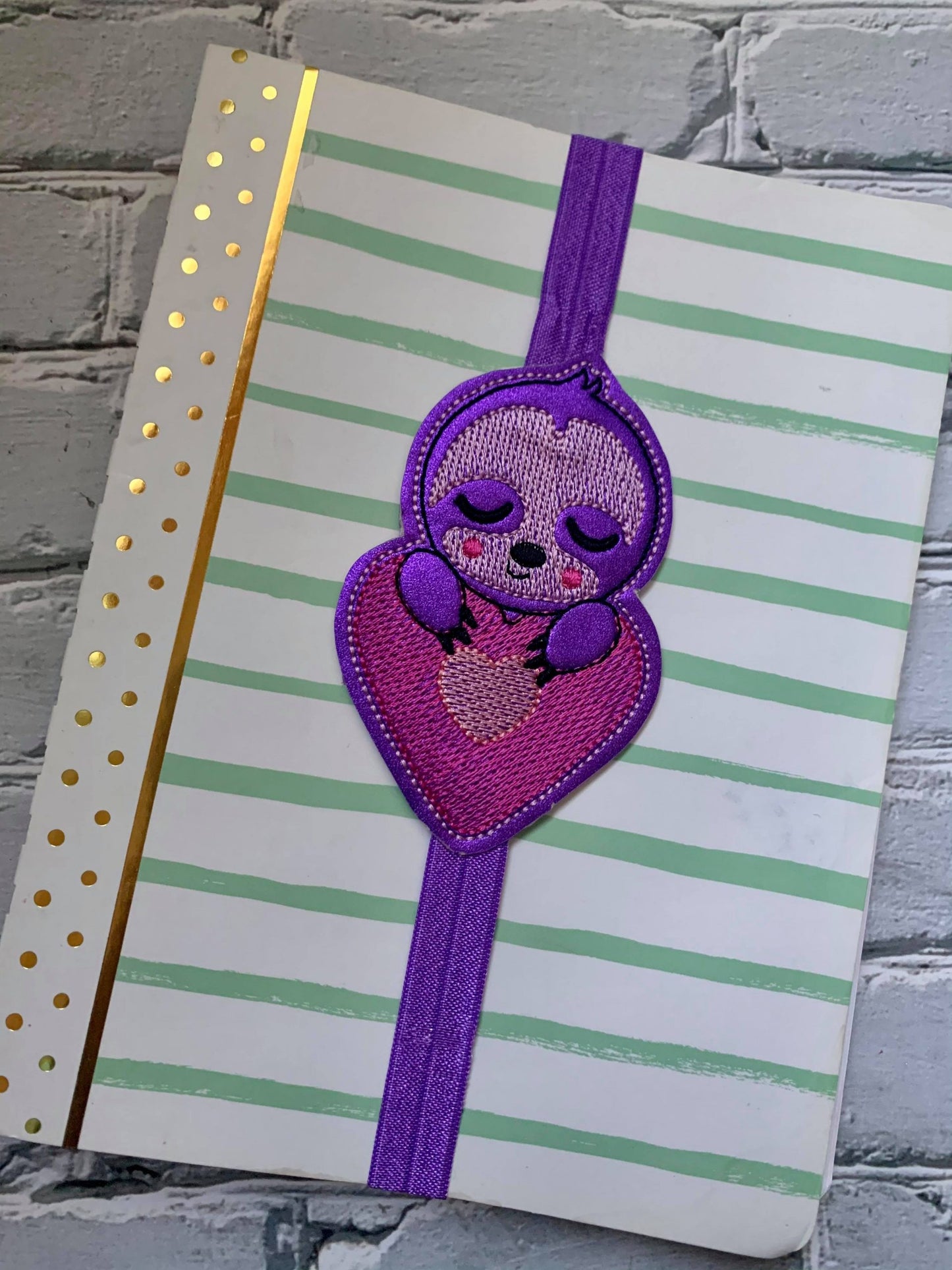 Heart Sloth - Book Band - Embroidery Design, Digital File