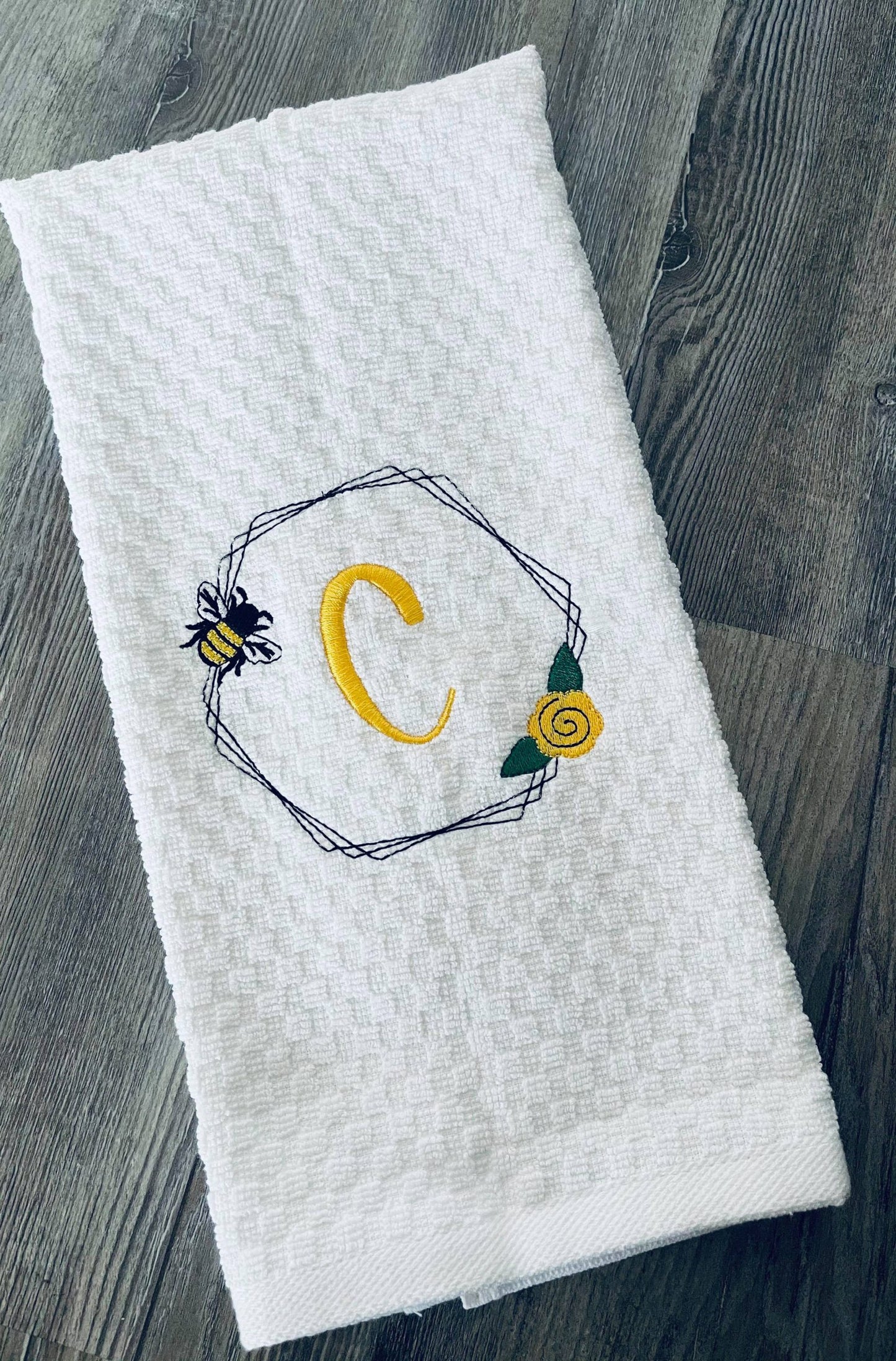 Bee Frame #3 - 4 sizes- Digital Embroidery Design