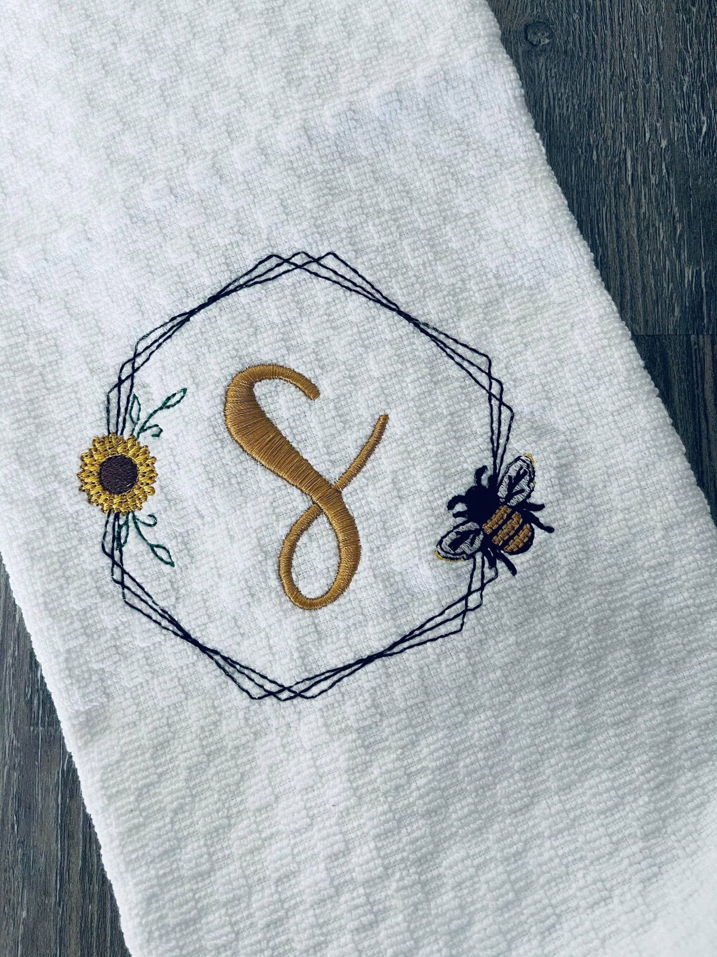 Bee Frame #2 - 4 sizes- Digital Embroidery Design