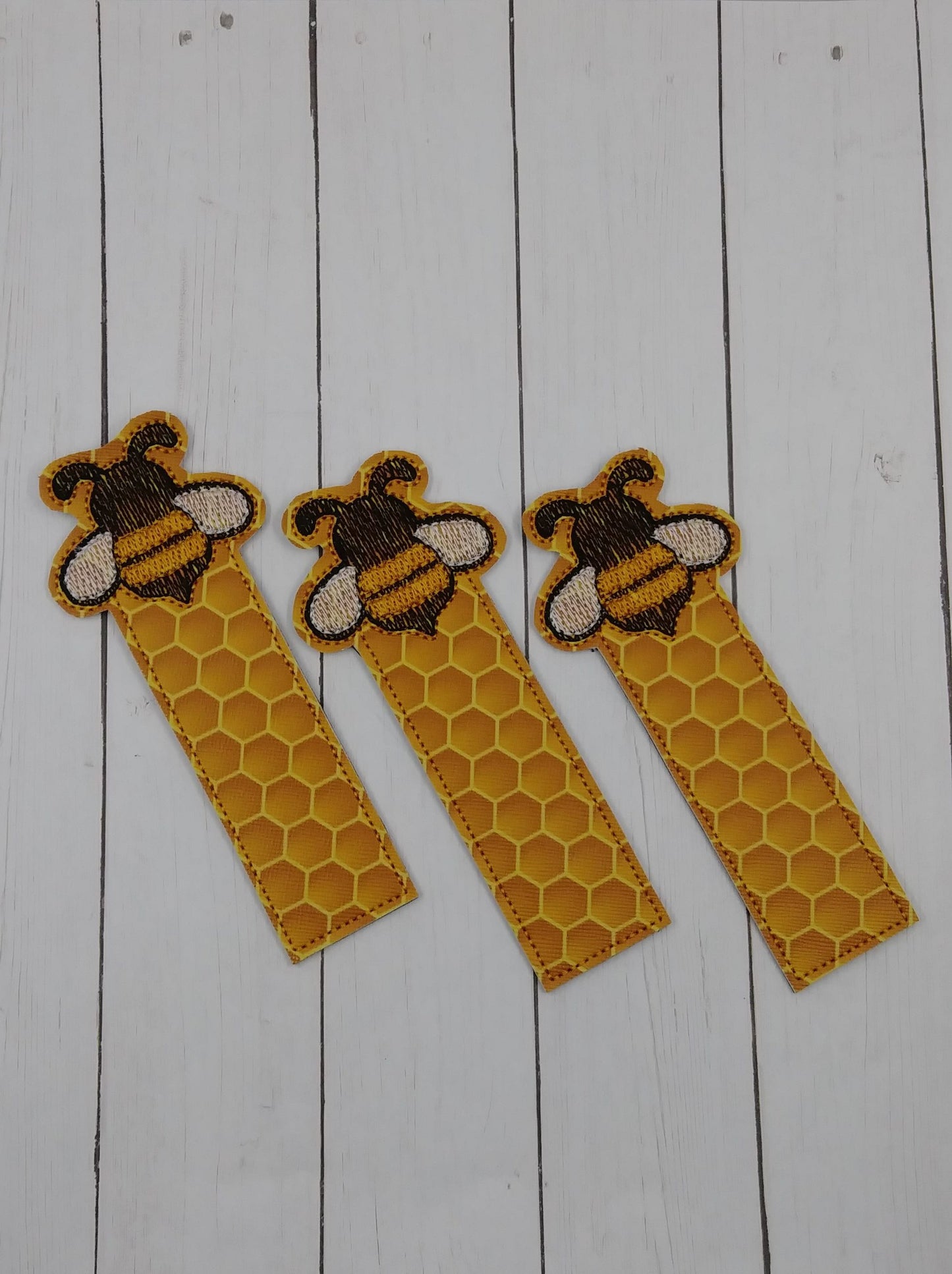 Bee Bookmark 4x4 and 5x7 Grouped - Digital Embroidery Design