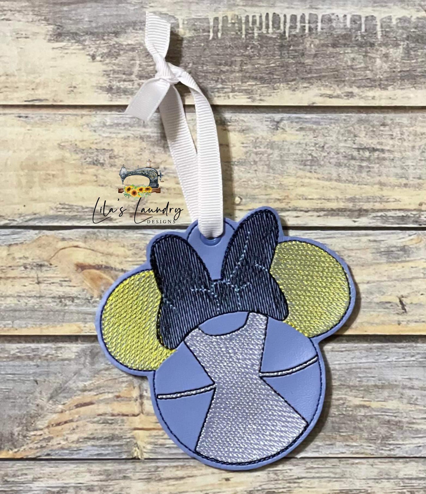 Wonderland Girl Mouse Sketch Ornament - Digital Embroidery Design