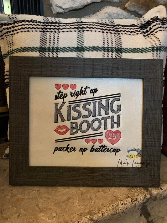 Pucker Up Sketch - 3 sizes- Digital Embroidery Design